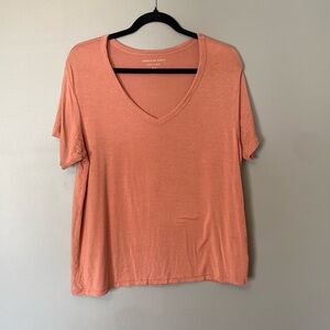 💜 American Eagle Soft & Sexy V Neck - Small